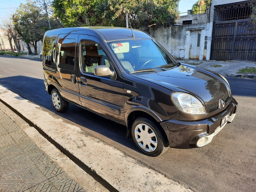 Imagen 8 de 15 de Renault Kangoo 1.6 2 Ath Plus Da Aa Cd Pk Lc 2010