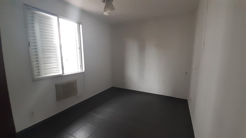 Imagem 4 de 13 de Apartamento Com 02 Quartos - Referência: 10463