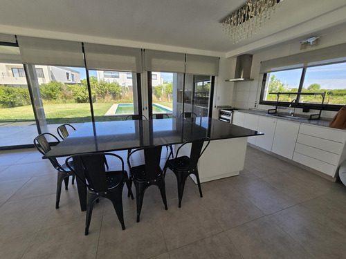 Alquiler Y Venta Casa Puertos Del Lago Con Pileta