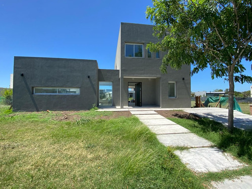 Casa Minimalista En San Ramon