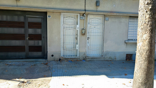 Alquiler Casa Ph. De 4 Dormitorios 2 Baños. Garaje