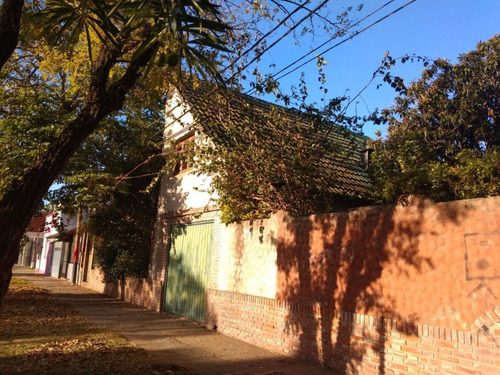 Imagen 3 de 30 de Venta Casa 3 Dormitorios C/jardin - B° Saladillo