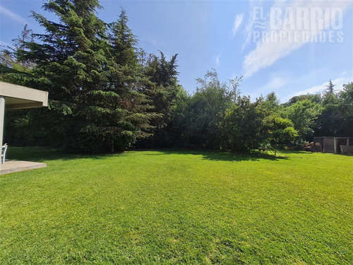 Casa En Venta De 4 Dorm. En Chicureo Poniente