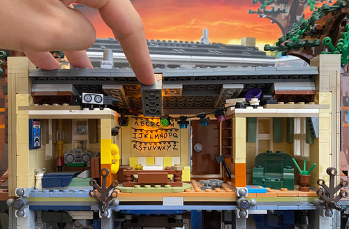 Lego Stranger Things, The Upside Down, Armado 2287 Set Armado Con Caja Y Manual (Usado)