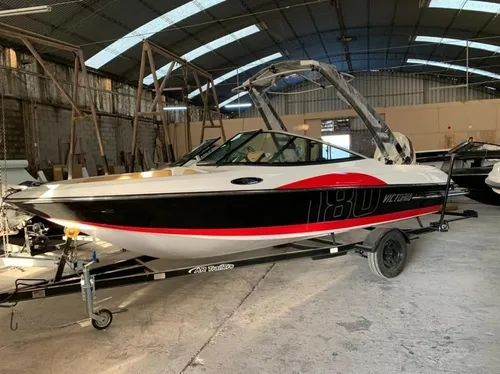 Lancha Victoria Open Wake Evinrude 150 Hp Linea 2022 Full