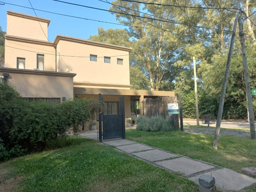 Hermosa Y Moderna Casa En Venta, Marcos Paz