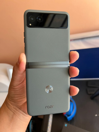 Motorola Razr 40 256gb 8gb Ram Gris Oscuro (Reacondicionado)