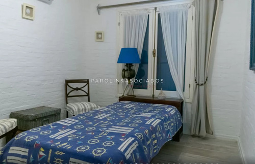 Hermosa Casa En Venta De 5 Dormitorios En Solanas, Punta Del Este.