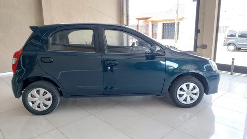 Toyota ETIOS XS ETIOS XS 5 PUERTAS