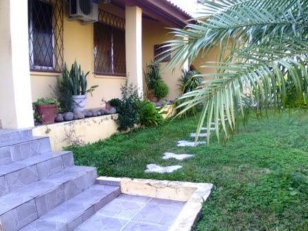 Casa Em Nonoai Com 4 Dormitórios - Mi12452
