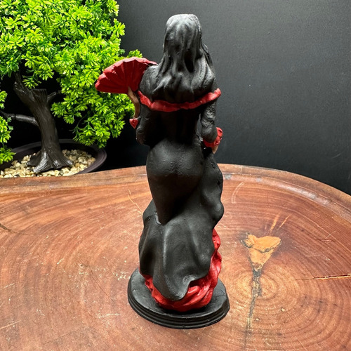 Imagem Pomba Gira (p) Realista 15 Cm - Umbanda Candomblé Cor Preto