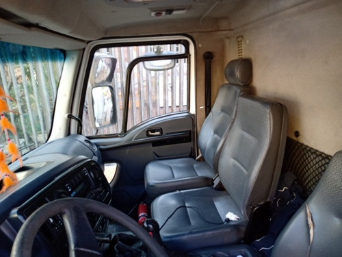 Imagem 8 de 12 de Ford Cargo 1719