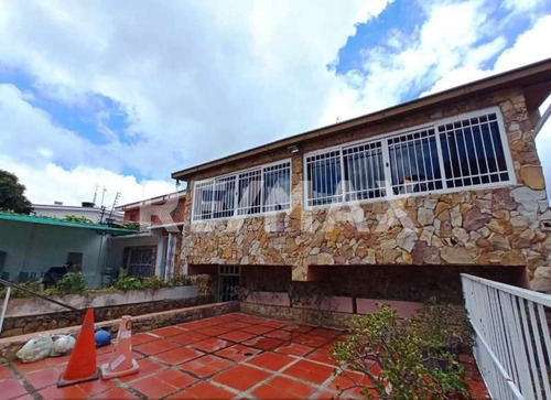 Imagen 1 de 18 de Venta De Casa Quinta De 3 Niveles - Lomas De La Trinidad -baruta