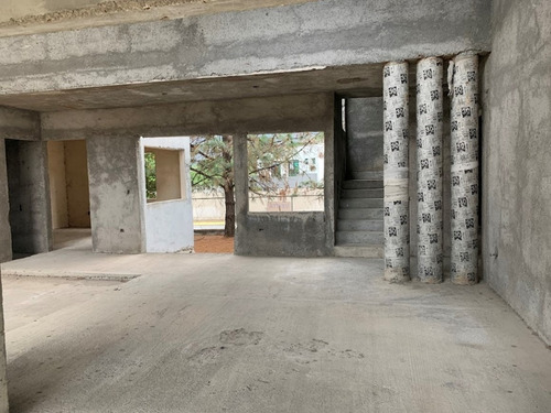 Imagen 12 de 24 de Terreno Con Casa En Obra Gris