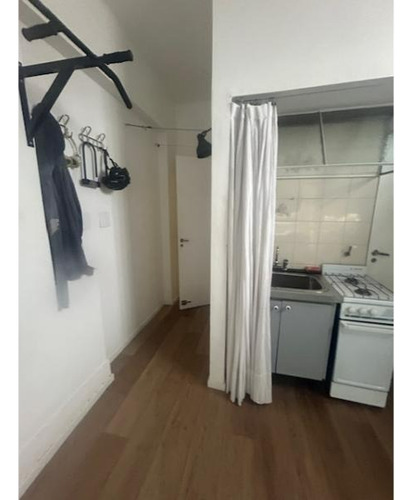 Reservado !!!!2 Ambientes Amplios 2° Por Escalera Oportunidad