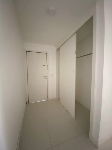 Imagen 2 de 13 de Venta De 3 Apartamentos En La Zona De Cordón - Mercedes 1832