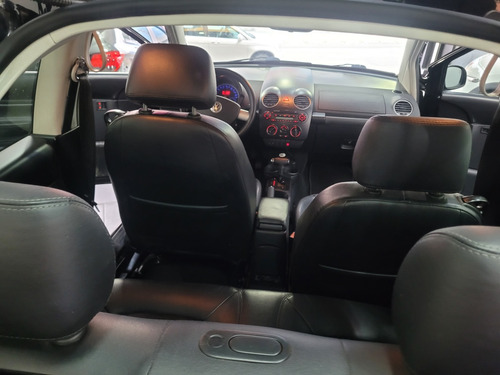 Volkswagen New Beetle 2.0 3p Automática
