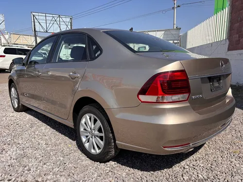 Volkswagen Vento 1.6 Highline At
