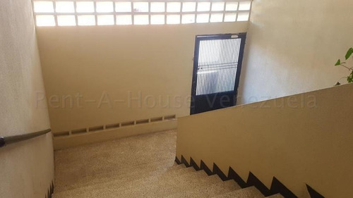 Imagen 3 de 14 de Terreno Con Edificio En Venta Para Inversion Maracaibo