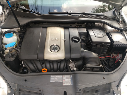 Volkswagen Bora 2.5 Exclusive Tiptronic Piel At
