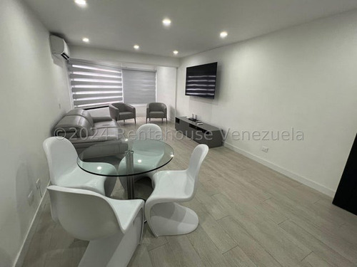 Jecsse Salazar Mls #j24-19569 Apartamento Totalmente Remodelado En El Rosal 