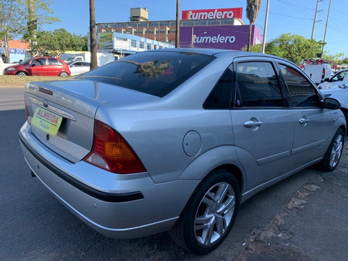Focus Sedan Ghia 2.016v Automático