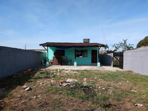 Imagem 2 de 14 de Linda Casa De Praia Com 1 Quarto E Amplo Espaço!