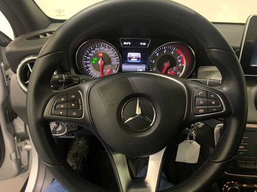 Imagem 12 de 14 de Mercedes-benz Gla 200 1.6 Cgi Style 16v Turbo 4p 2016