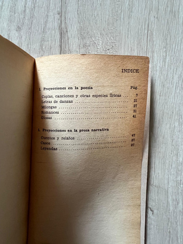 El Folklore En La Literatura - Autores Varios