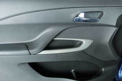 Imagen 11 de 13 de Chevrolet Aveo 2022 1.5 Lt Mt