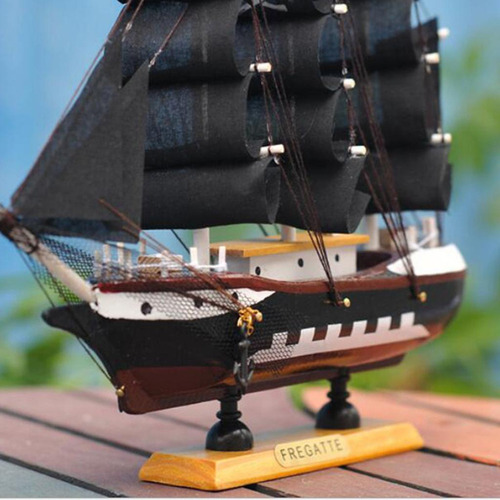 Modelo De Navio À Vela Pirata Preto