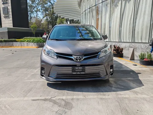 Toyota Sienna 3.5 Xle At