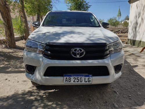 Imagen 12 de 14 de Toyota Hilux 2017 2.4 Cd Dx 150cv 4x2