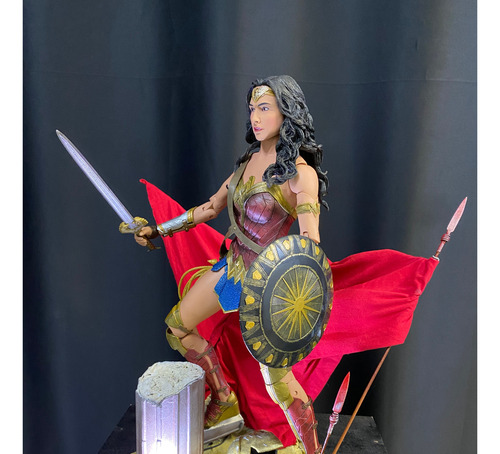 Mulher Maravilha 1/4 Neca Wonder Woman 45cm Base Custom (Recondicionado)