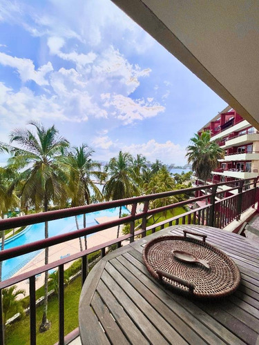 Hermoso Apartamento Con Vista Al Mar En El Condominio Isla Marina
