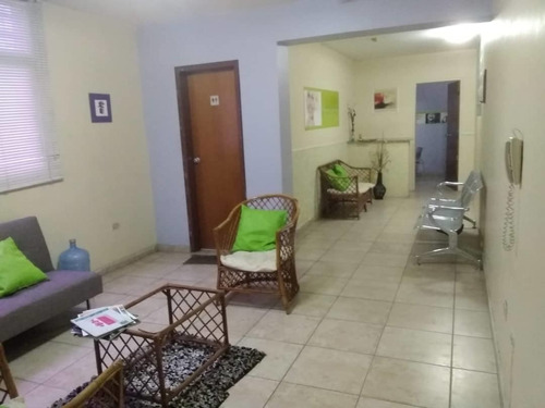 Imagen 3 de 4 de Se Alquila Consultorio Local Odontologico Calle Cumana Ve02-896sc-ssil