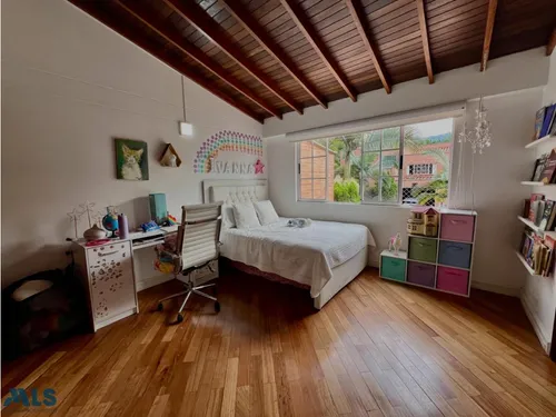 Hermosa Casa En La Loma De Las Brujas(mls#253864)