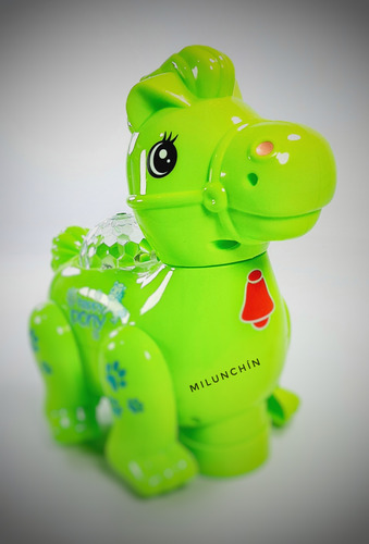 Caballito Pony C/ Luces Y Esfera Multicolor 3d C/música
