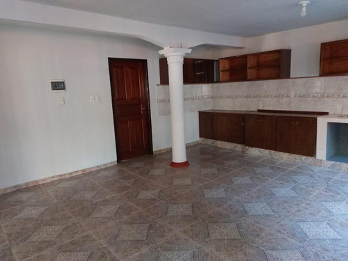Vendo Casa En El Barrio Santa María, Zona Ex Seminario Menor: 3 Habitaciones Y 3 Baños.