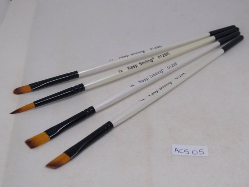 Imagen 2 de 6 de Nico 4 Pinceles Distintas Formas N° 2 (acs 05)
