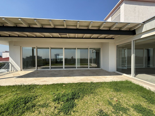 Ph En Venta Y Renta En Dos Niveles Con Terraza En Encinares