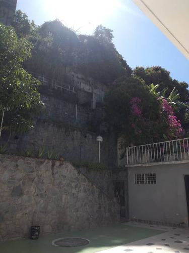 Se Vende Casa En San Bernardino 380m2 T - 760m2 C