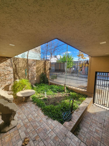 Casa En Venta - 3 Dormitorios 4 Baños - 280mts2 - Villa Lugano