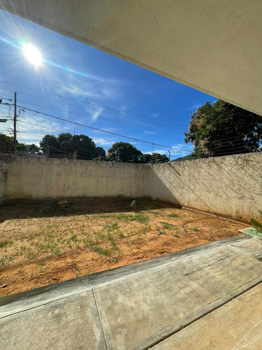 Excelente Townhouse Duplex Urb.brisas De San Miguel A Cinco Minutos Del Sambil