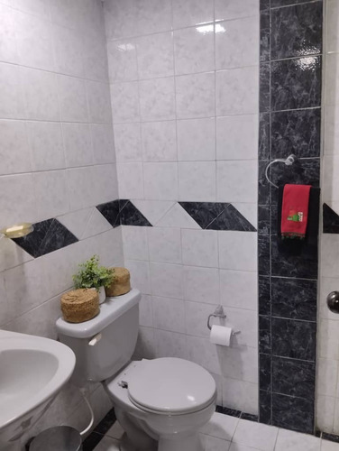 Se Vendé Casa En Urbanización El Trigal Norte Calle Acuario. L.m