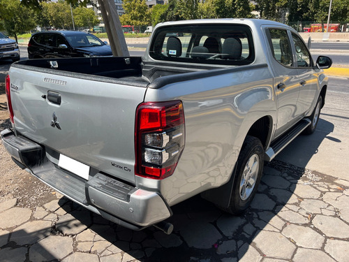Mitsubishi L200 2.4 Work Cr 4X2