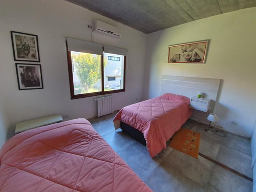 Imagen 23 de 30 de Espectacular Casa Con 4 Cuartos, Pileta, Bajada Al Rio Y Dependencias.
