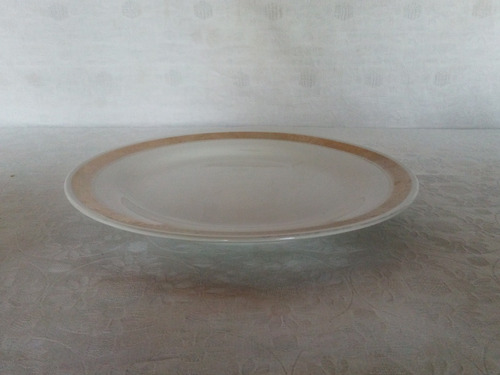 Imagen 6 de 9 de Vajilla China Con Borde Dorado Para Postre.