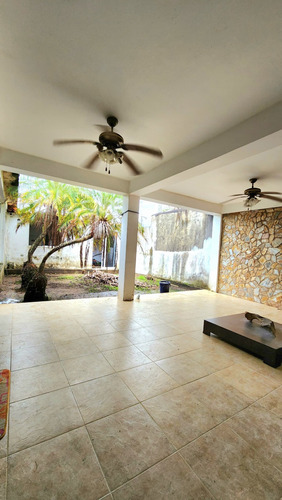 Se Vende Townhouse En Chalets De La Laguna, Tipuro