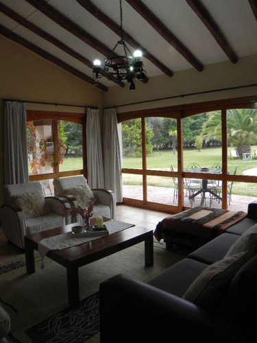 Casa En Venta - 5 Dormitorios 4 Baños - Cocheras - 30.780mts2 - Rama Caída, San Rafael